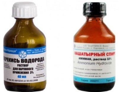 Бутылёк нашатырного спирта и перекиси нашатырный спирт и перекись водорода